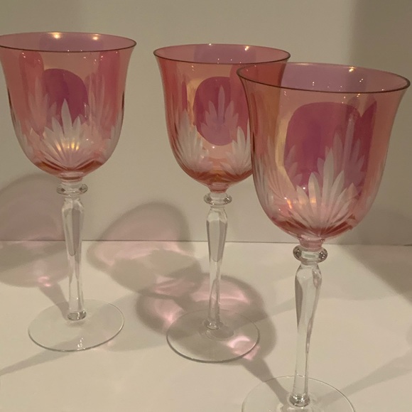 Pink Champagne/Wine Glasses - Picture 3 of 15